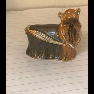 It has a little puppy in side